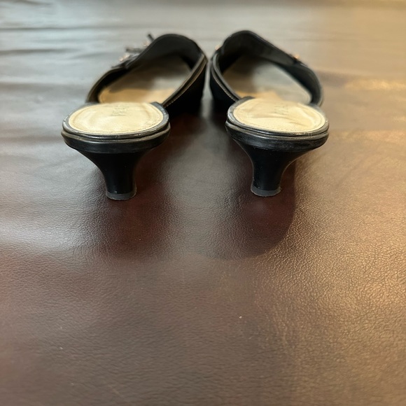 Prada - Picture 3 of 4